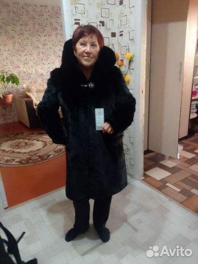 Шуба из эко меха с капюшоном