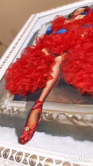 Картины с объёмной вышикой в разных техниках