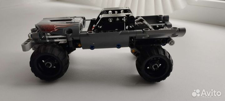 Lego Technic 42090 и 42091