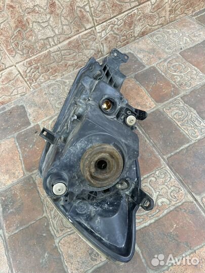 Фара правая Митсубиши Лансер Цедия 2003