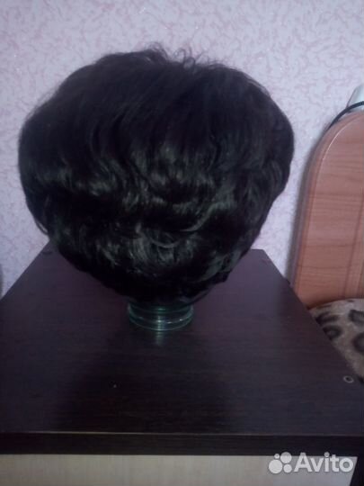 Продам три женских парика