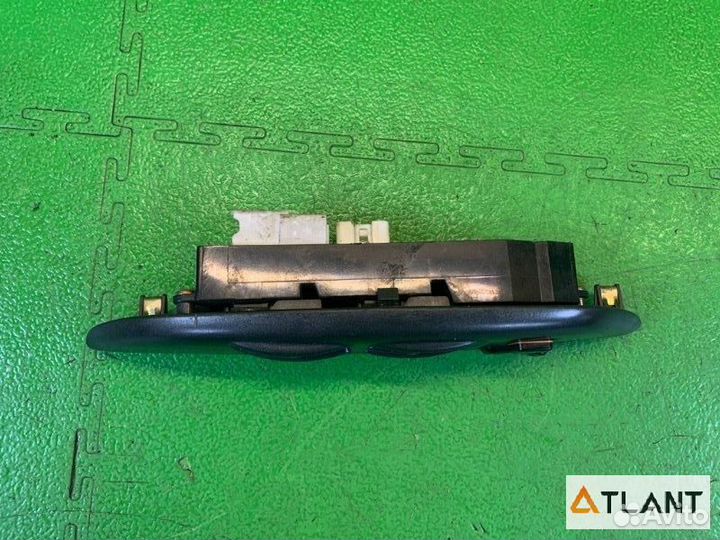 Пульт стеклоподъемника передняя правая toyota plat