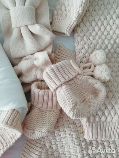 Новый комплект на выписку для мальчика и девочки