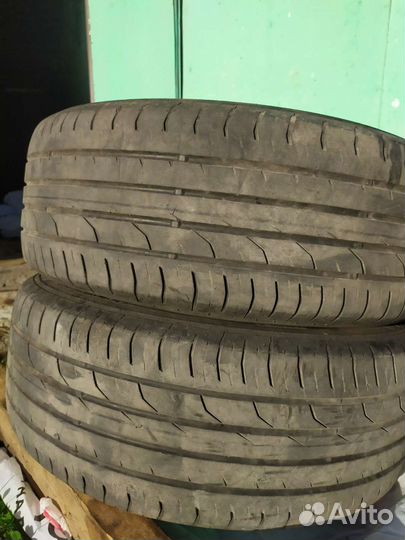 Continental ContiPremiumContact 2 215/55 R17 94V