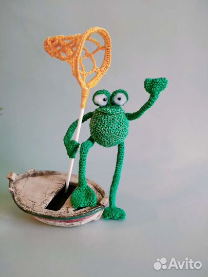 Лягушка игрушка вязаная