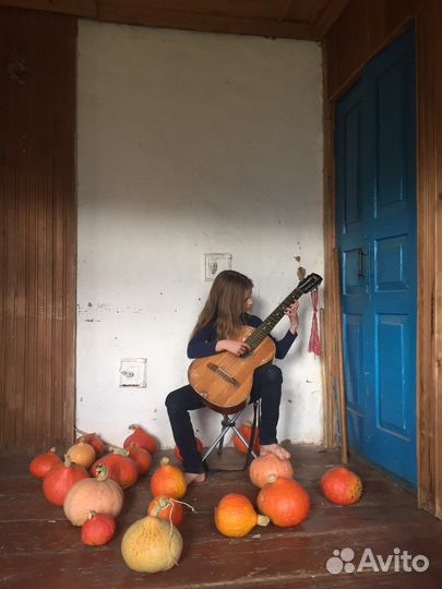 Мезмай. Учитель по музыке