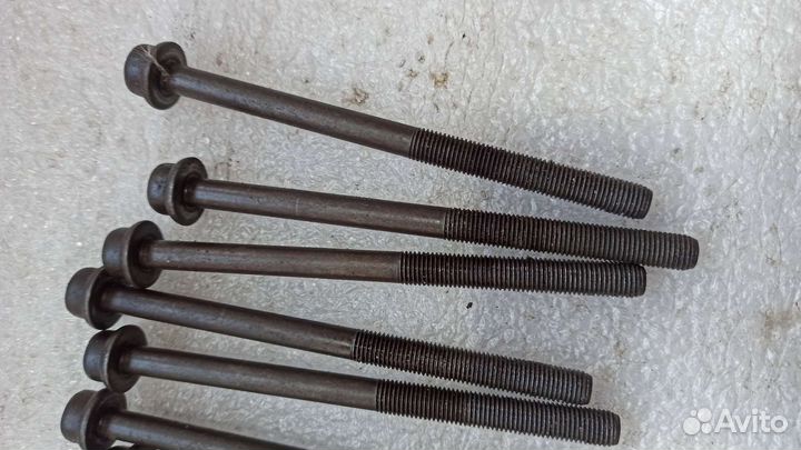 Болт гбц Mazda, Ford LF