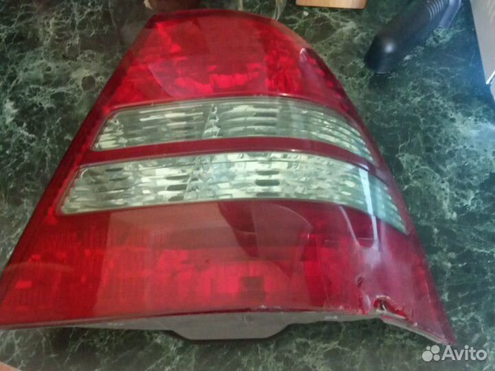 Задняя правая фара на Toyota Corolla