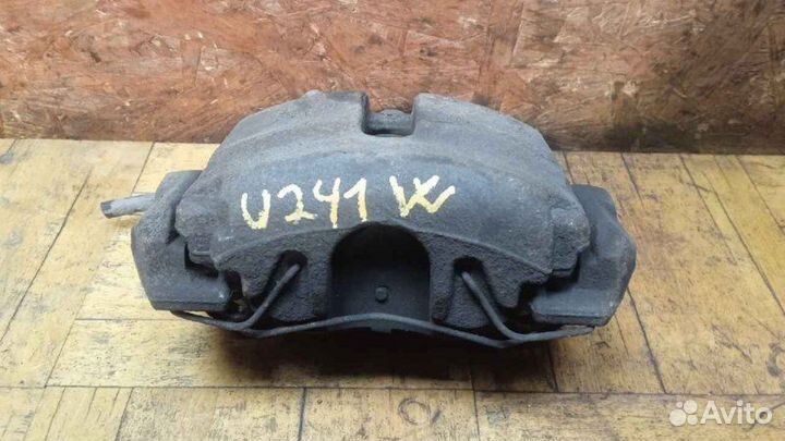 Суппорт передний правый Volkswagen Jetta 2.0