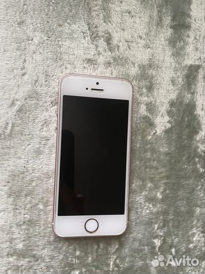 iPhone SE, 32 ГБ