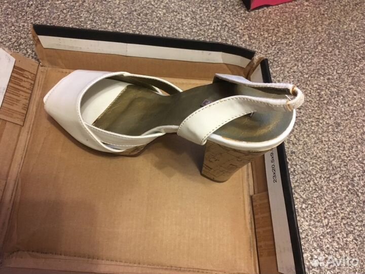 Босоножки женские 36 размер новые