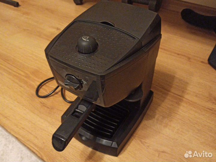 Кофеварка рожковая delonghi