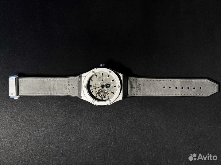 Часы механические hublot