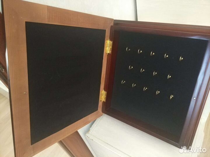 Ключница коллекционная новая История России дерево