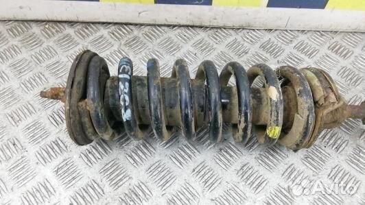 Стойка передняя правая nissan navara D40 (80Z13N50