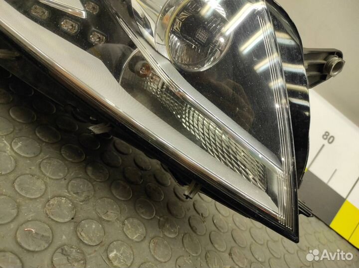 Фара правая Volkswagen Passat CC