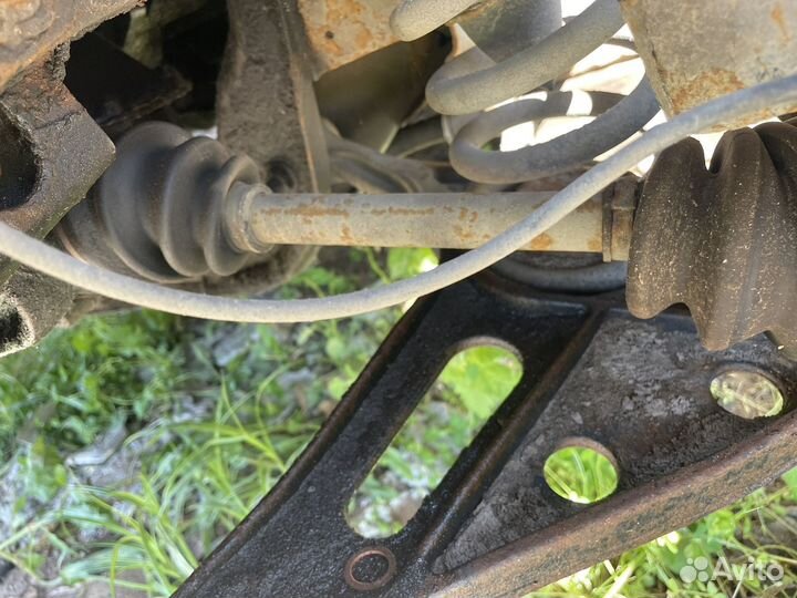 Полуось передняя левая Suzuki Grand Vitara 1