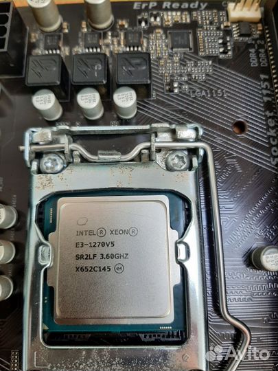 Материнская плата с процессором и памятью