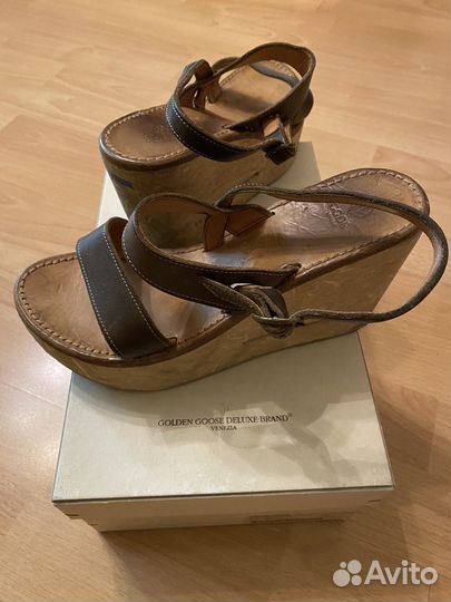 Golden Goose Deluxe Brand Босоножки 37,5 размер