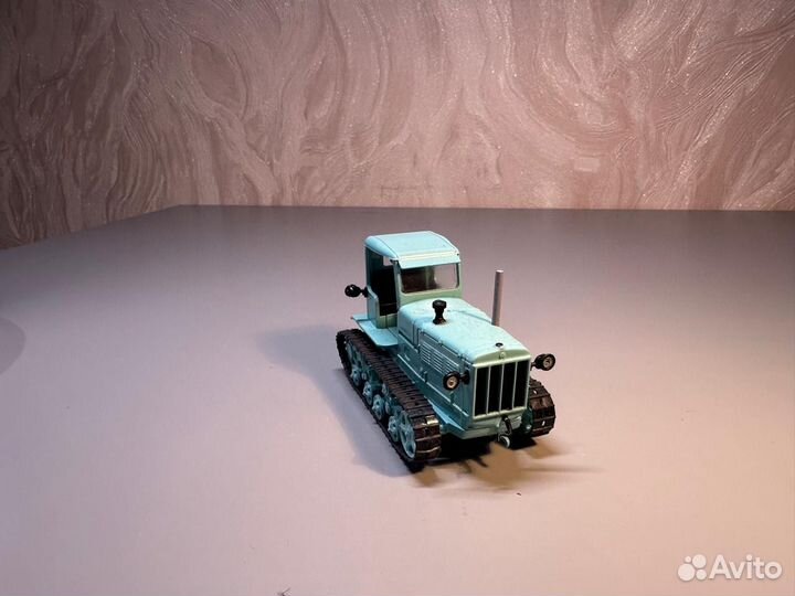 Модель трактора схтз-нати 1/43