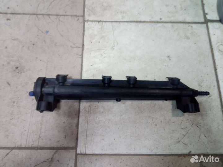 Топливная рампа Vag 1.6 MPI
