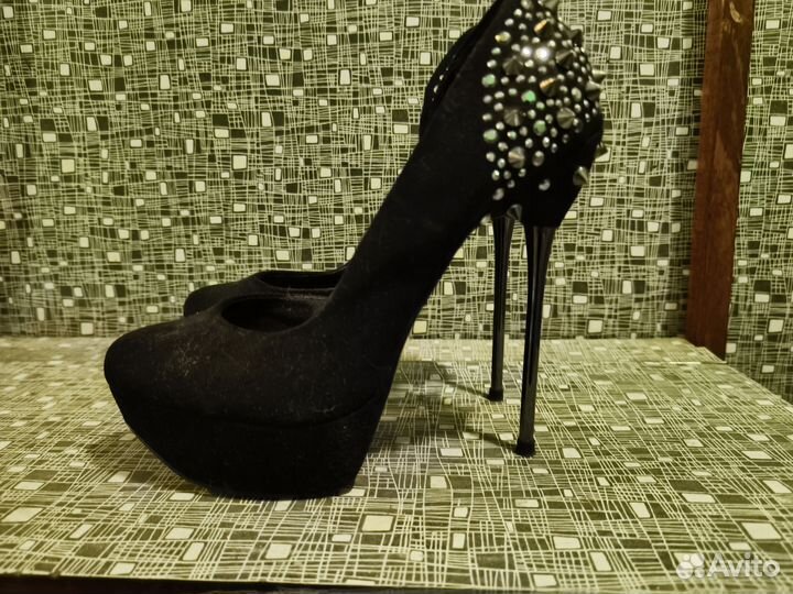 Туфли Stradivarius