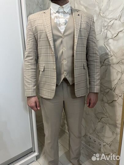 Daniel Perry Slim Fit