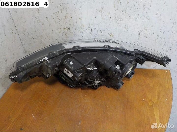 Nissan Qashqai J11 Фара правая