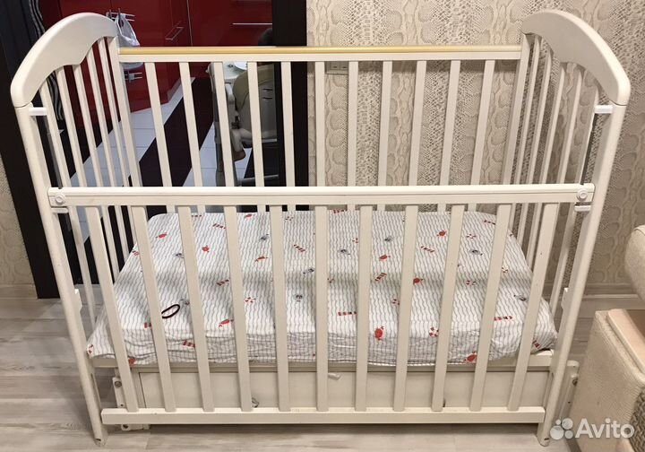 Детская кроватка