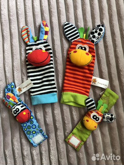 Погремушка шуршалка носочки Fergo Kids