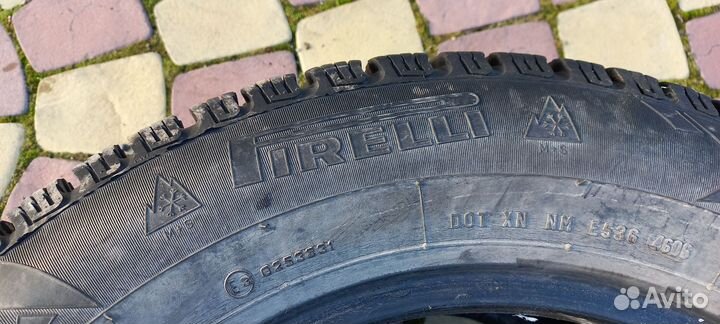 Pirelli Winter Carving 215/65 R16 98