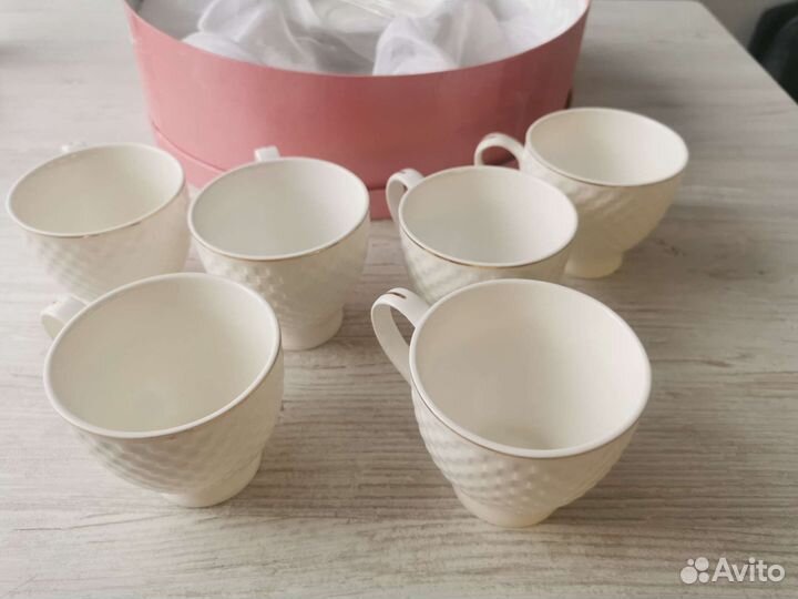 Новый форфоровый чайный сервиз