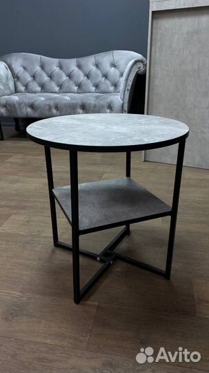 Ресепшен, столик