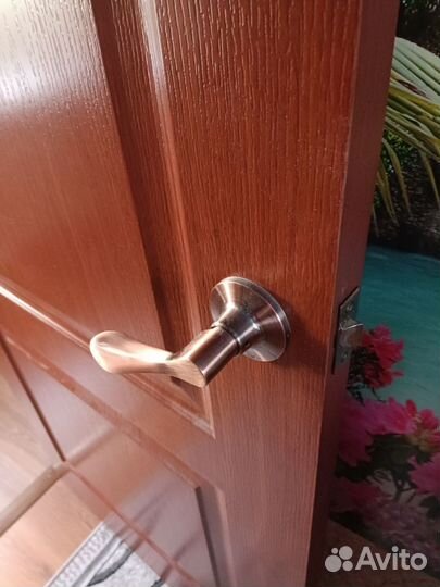 Дверь межкомнатная 800х2000 с коробкой б/у