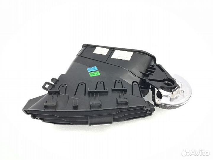 Дефлектор воздушный правый Ford Focus 1.6L duratec