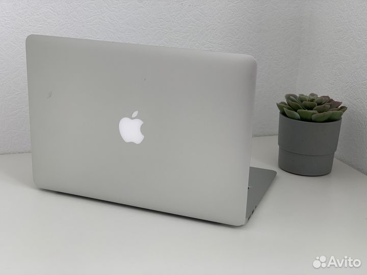 MacBook Air Core i7/8/128 гб + Photoshop