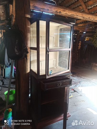 Старинный буфет горка