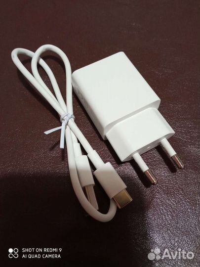 Зарядник и кабель USB-C