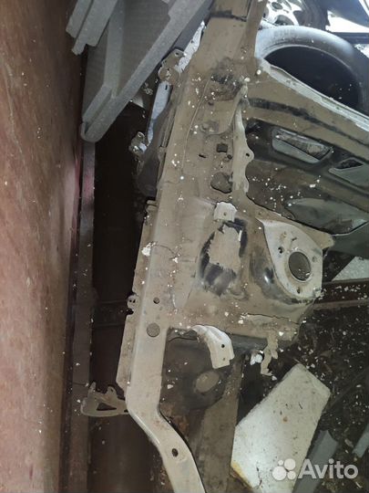 Предняя правая четверть Mazda 6 2009 год