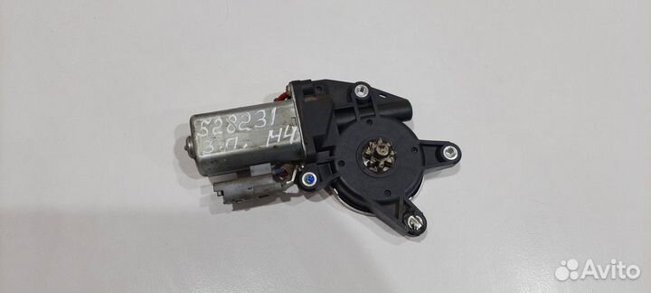 Моторчик стеклоподъемника задний правый