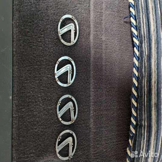 Эмблемы lexus для центральных колпаков дисков