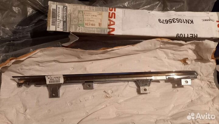 Молдинг двери передней правой infiniti m 04-10