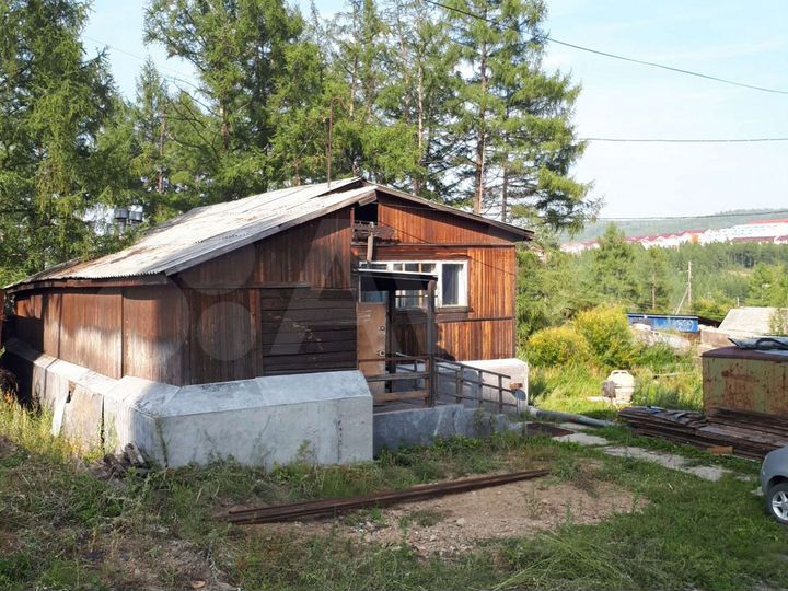 Гараж, > 30 м²