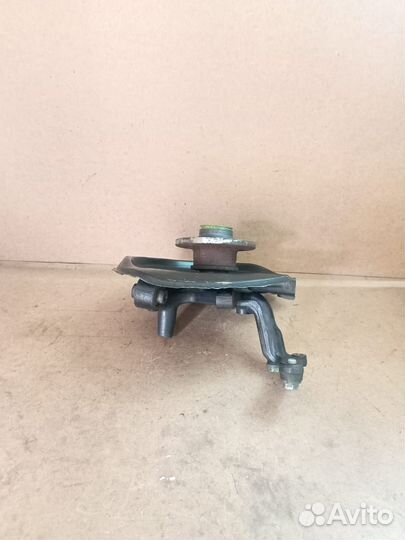 Кулак задний правый Volkswagen Golf (Mk5)