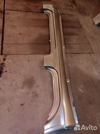 Порог Шнива правый