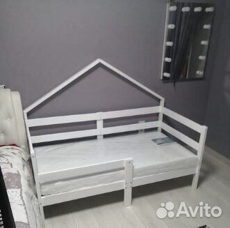 Кроватка от 2х лет из массива с бортиком Терем Инк