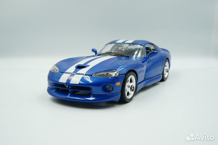 Bburago 1:18 Dodge Viper GTS Coupe