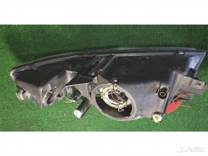 Фара правая Mitsubishi Carisma 1.6 1998