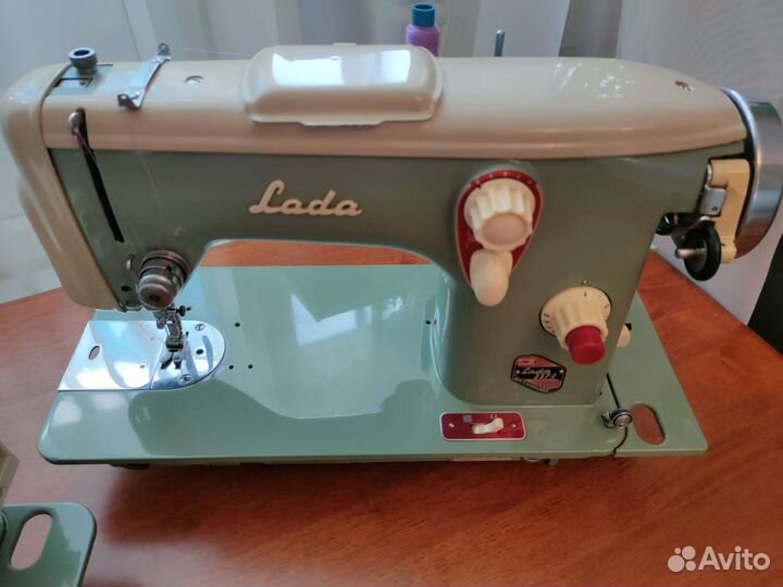 Швейная машина LADA 237-1