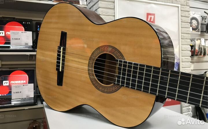 М4 Гитара классическая Hohner HC-06